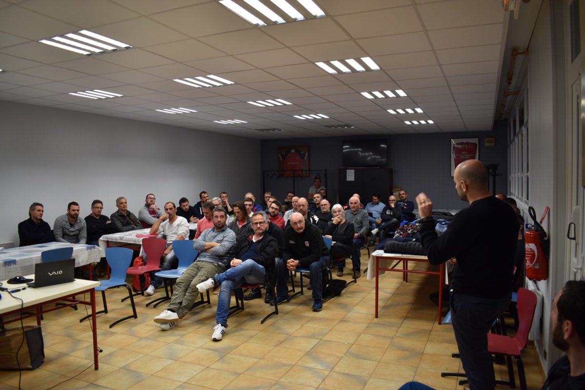 Les arbitres à la rencontre des entraîneurs