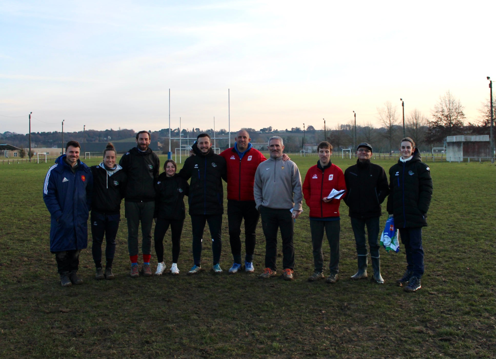 les staffs techniques des sélections : de g à d : Rémy Castille, Cloé Guillerot, Sylvain Peguillan, Chloé humbert, Valentin Caillau, Lionel Viguier, Philippe Carayon, Lionel Jourdas, Henri Auriol et Clémence Aranega