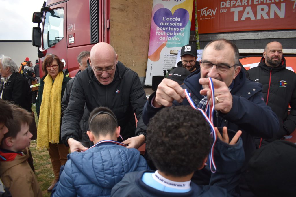 Remise des médailles avec Bernard Viviès.